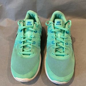 Nike Fury Flex Running Shoe